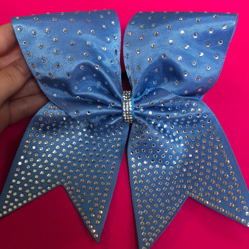 Cheer bow